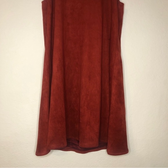 Olivaceous Rust Faux Suede Mini Dress Sz Small High Neck Keyhole Back - Picture 3 of 8